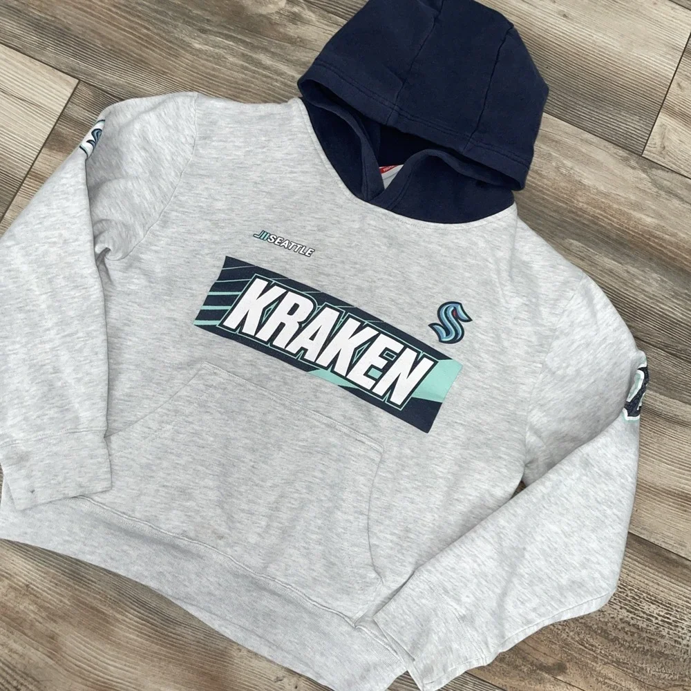 NHL Seattle Kraken Youth Sweatshirt Gray Hoodie Boys Large 14-16 Hockey